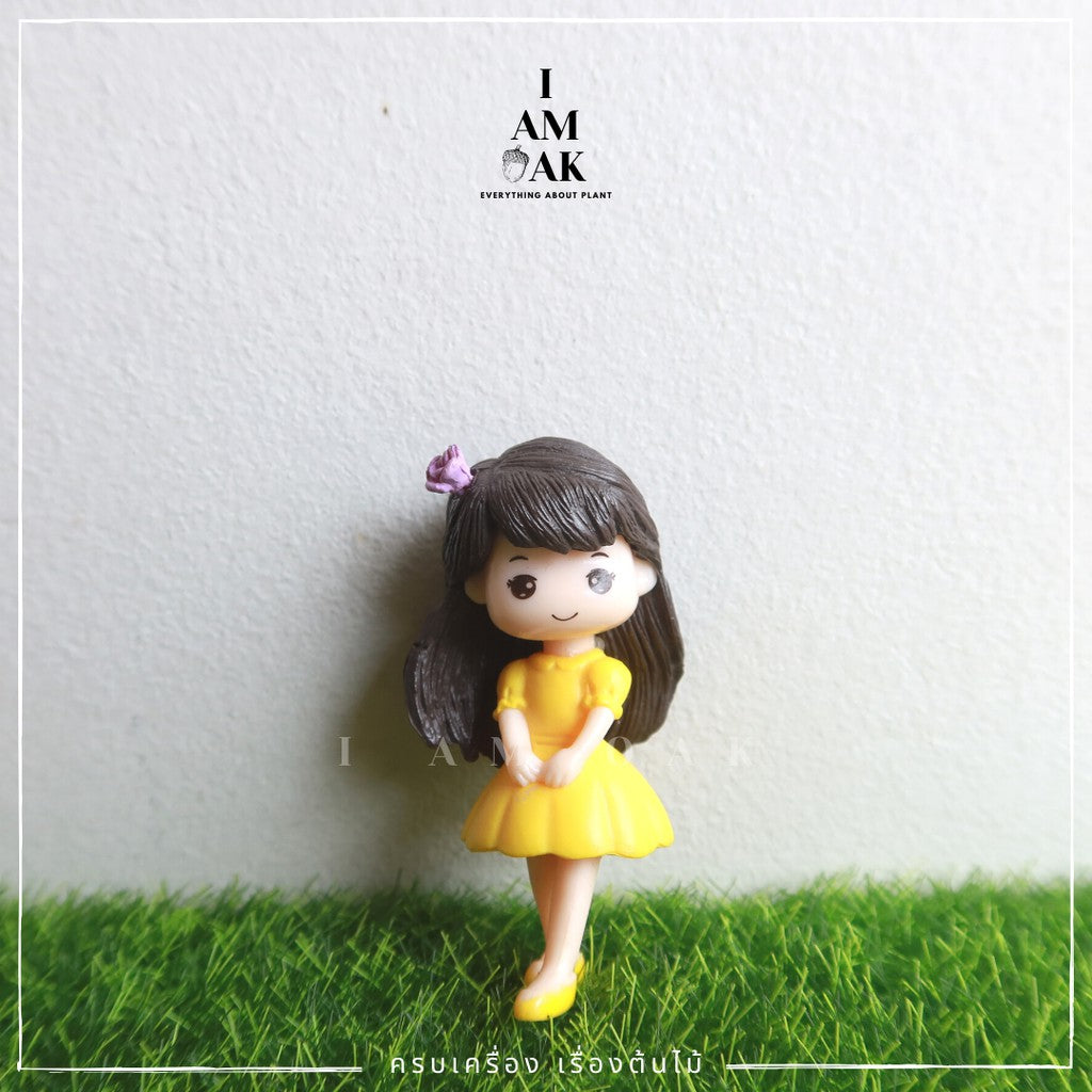 ตุ๊กตาแต่งสวน เด็กชายเล่นกีตาร์ ผู้หญิงยืนฟังเพลง