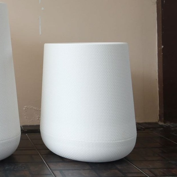 กระถางมินิมอล  (Minimal) มีจานรองในตัว  กระถางเบลล่า ขนาดใหญ่ มี 3 ทรง สีขาว