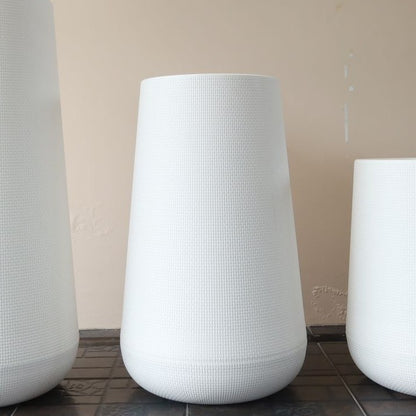 กระถางมินิมอล  (Minimal) มีจานรองในตัว  กระถางเบลล่า ขนาดใหญ่ มี 3 ทรง สีขาว