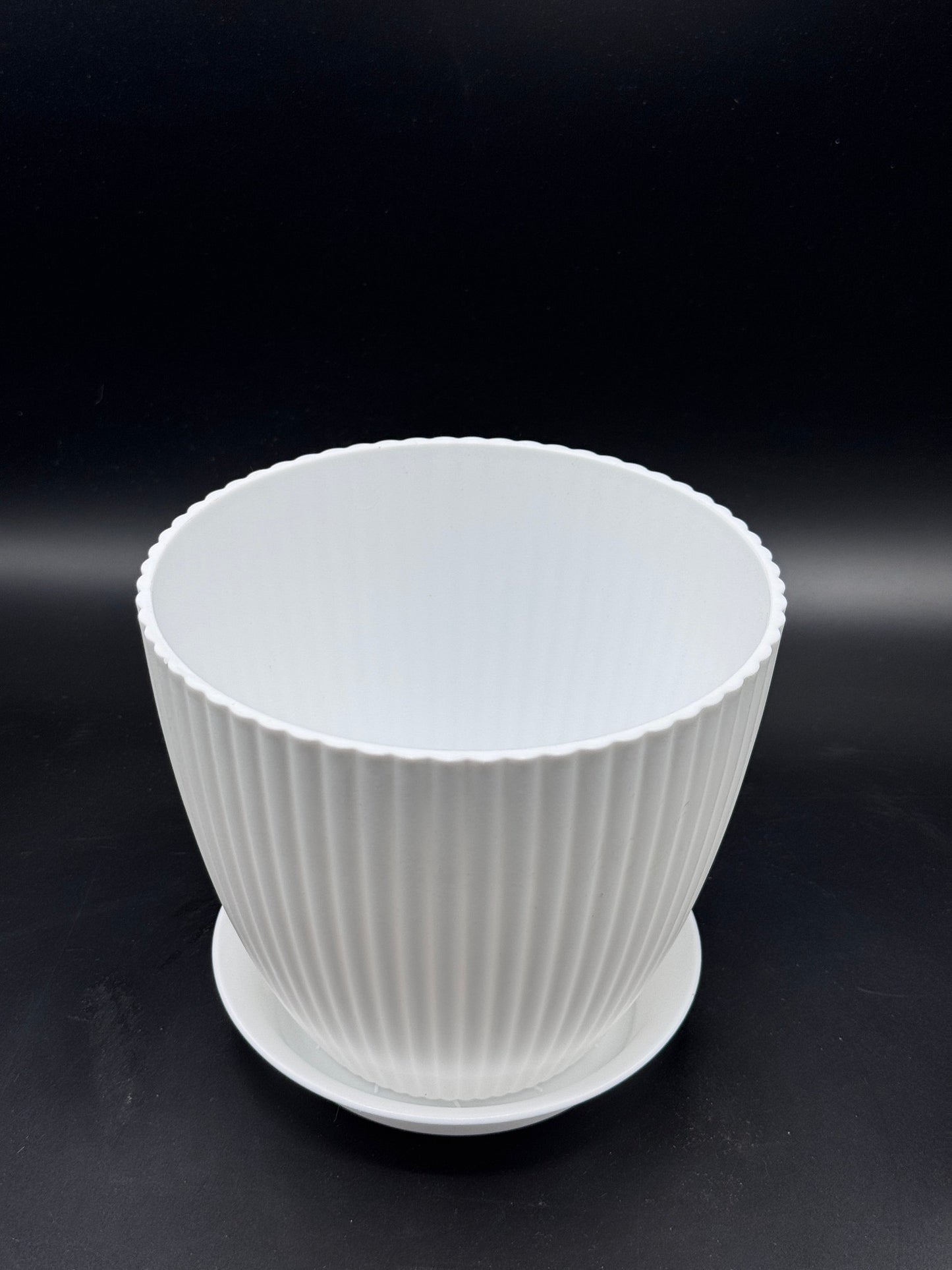 กระถางพลาสติกสีขาว ทรงนูน 4-8 นิ้ว