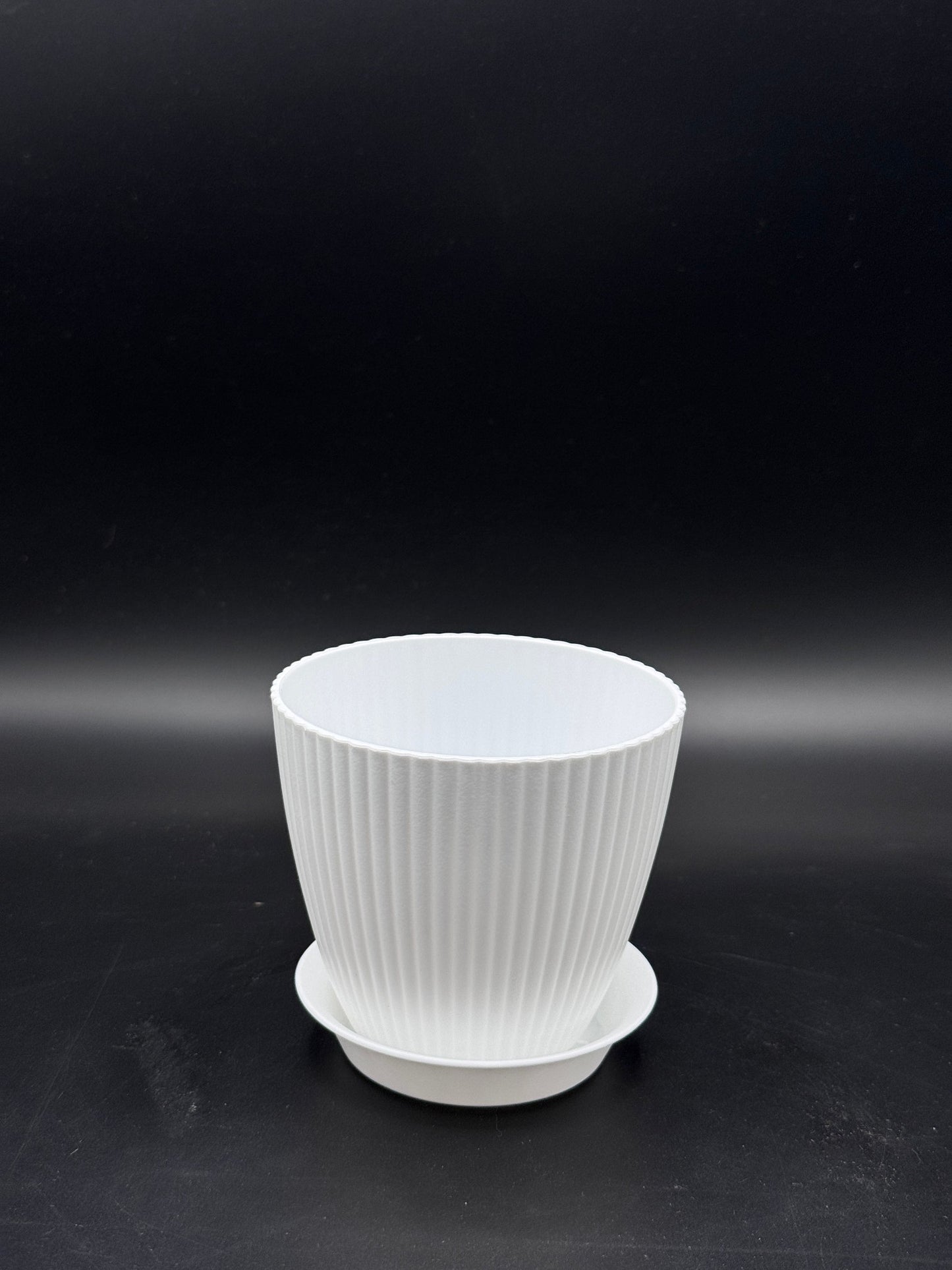 กระถางพลาสติกสีขาว ทรงนูน 4-8 นิ้ว