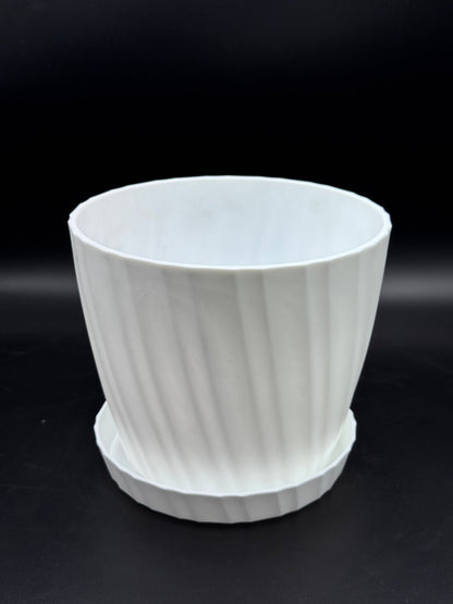 กระถางพลาสติกสีขาว ทรงลายเฉียง 4-8 นิ้ว