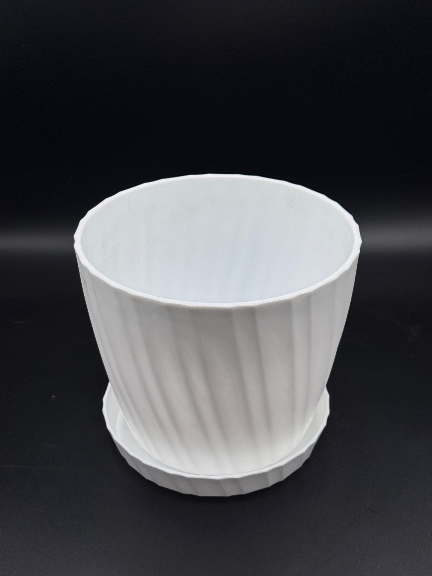 กระถางพลาสติกสีขาว ทรงลายเฉียง 4-8 นิ้ว